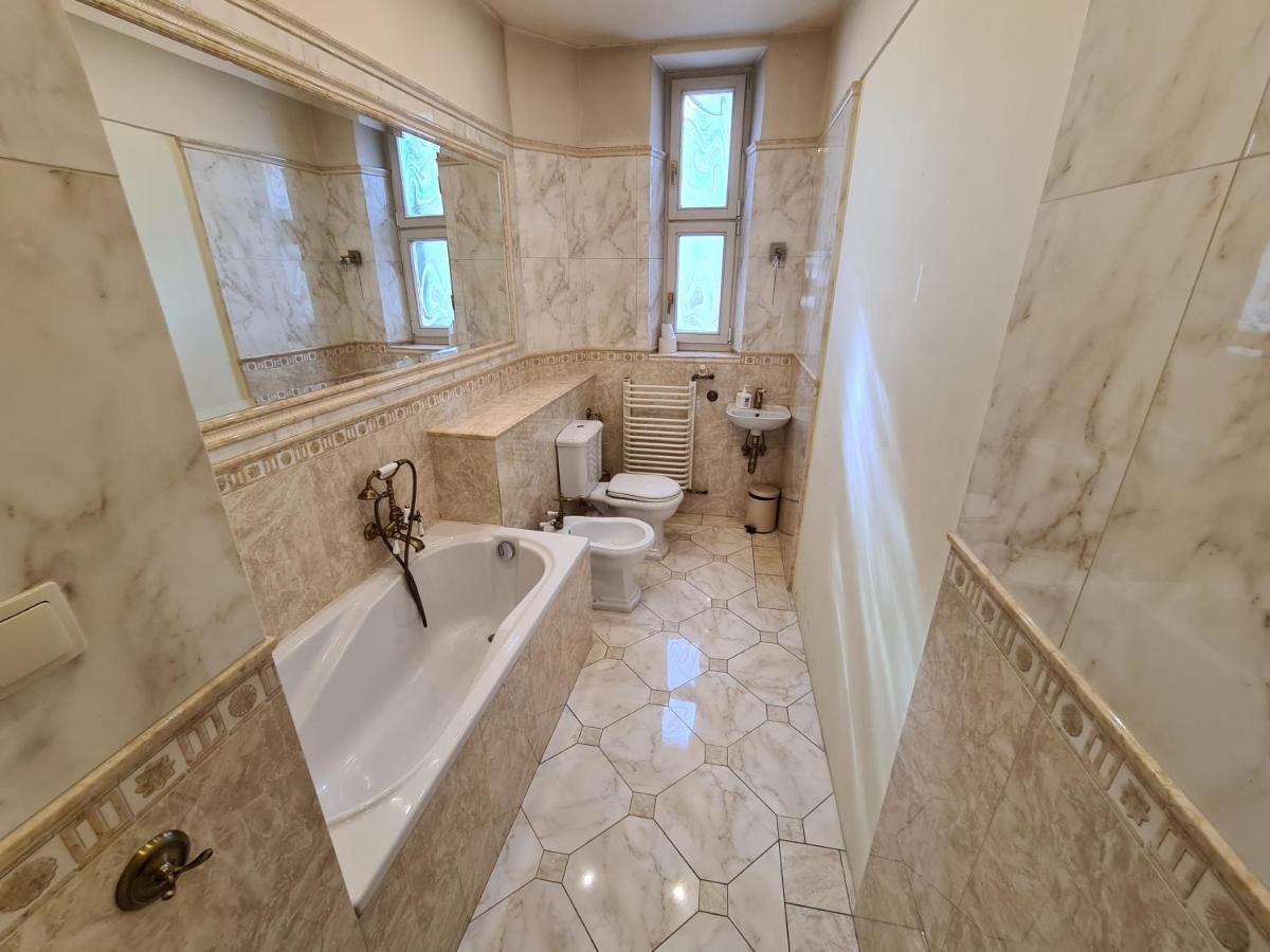 Apartament Krysztalowy Katoviçe Dış mekan fotoğraf